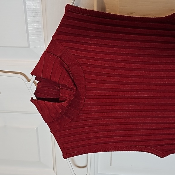 Turtleneck, sleeveless, red M, ribbed, comfy, by Blue Asphalt - Picture 2 of 7